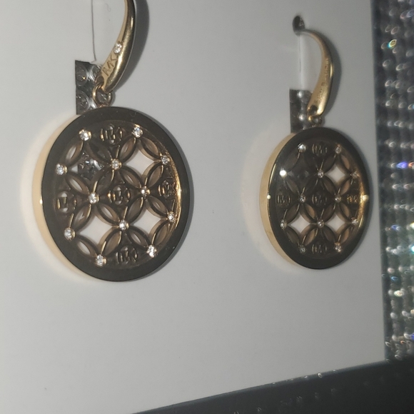SOLD SANDRA/MICHAEL KORS EARRINGS LOGO FILIGREE. - Picture 4 of 11